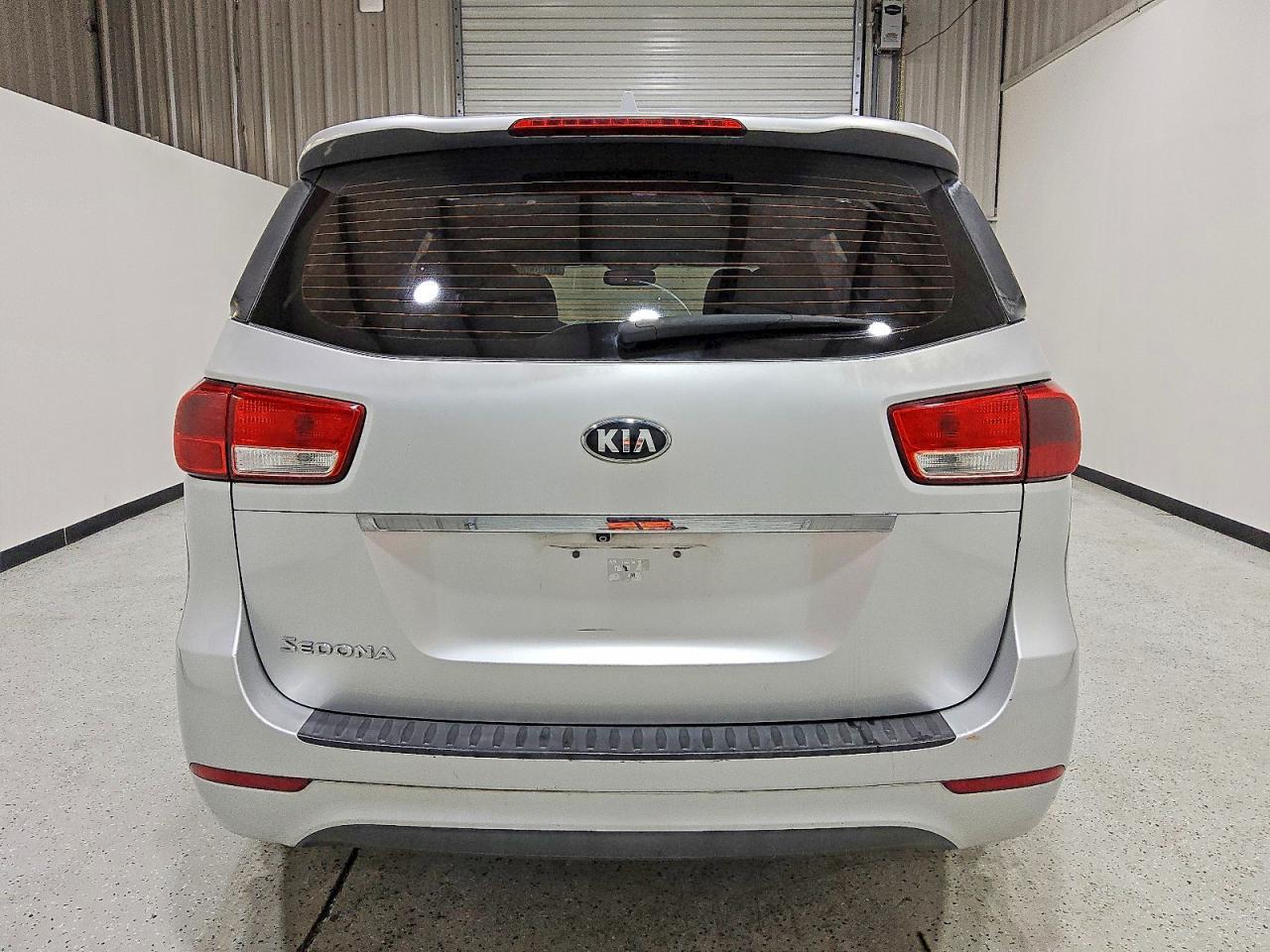 2016 KIA SEDONA