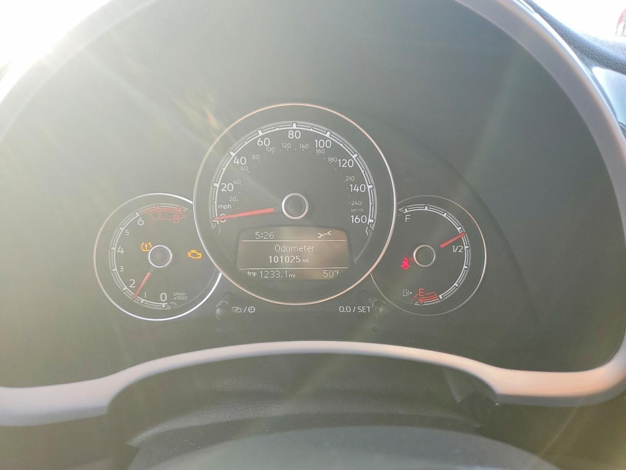 2017 VOLKSWAGEN Beetle