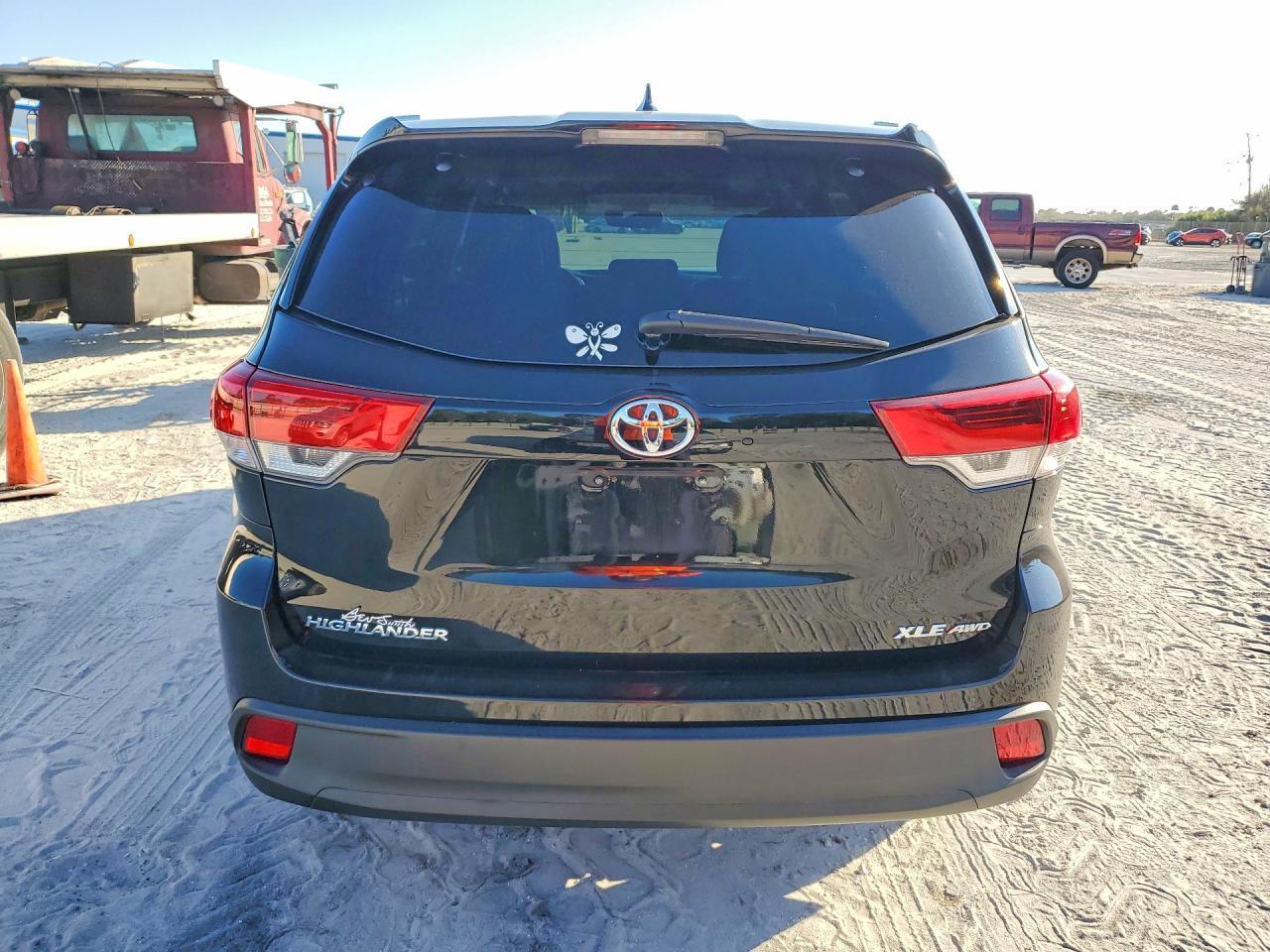 2017 TOYOTA HIGHLANDER