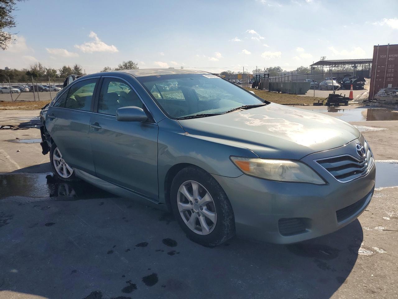 2011 TOYOTA CAMRY