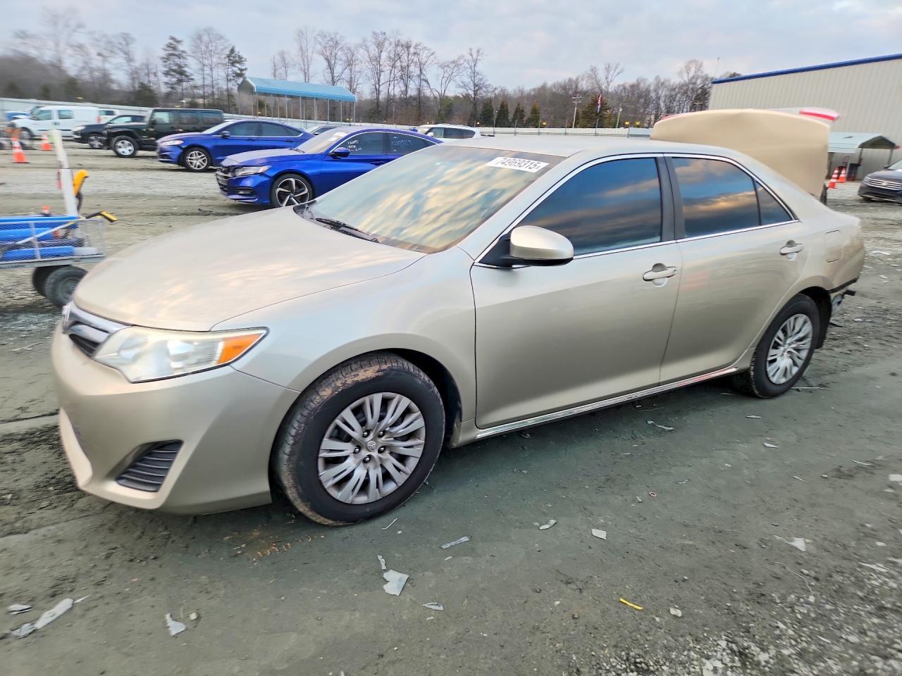 2014 TOYOTA CAMRY