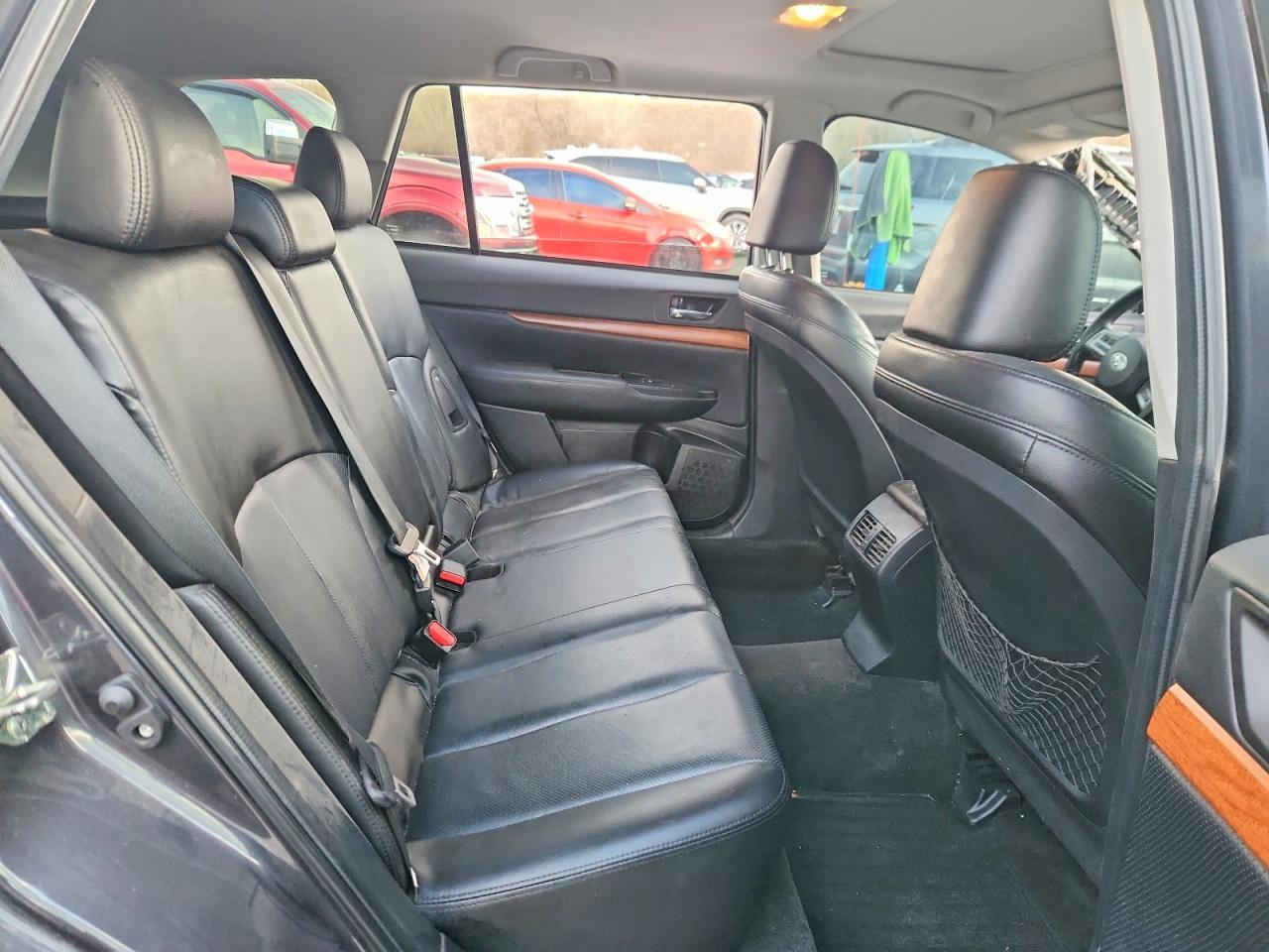 2013 SUBARU Outback