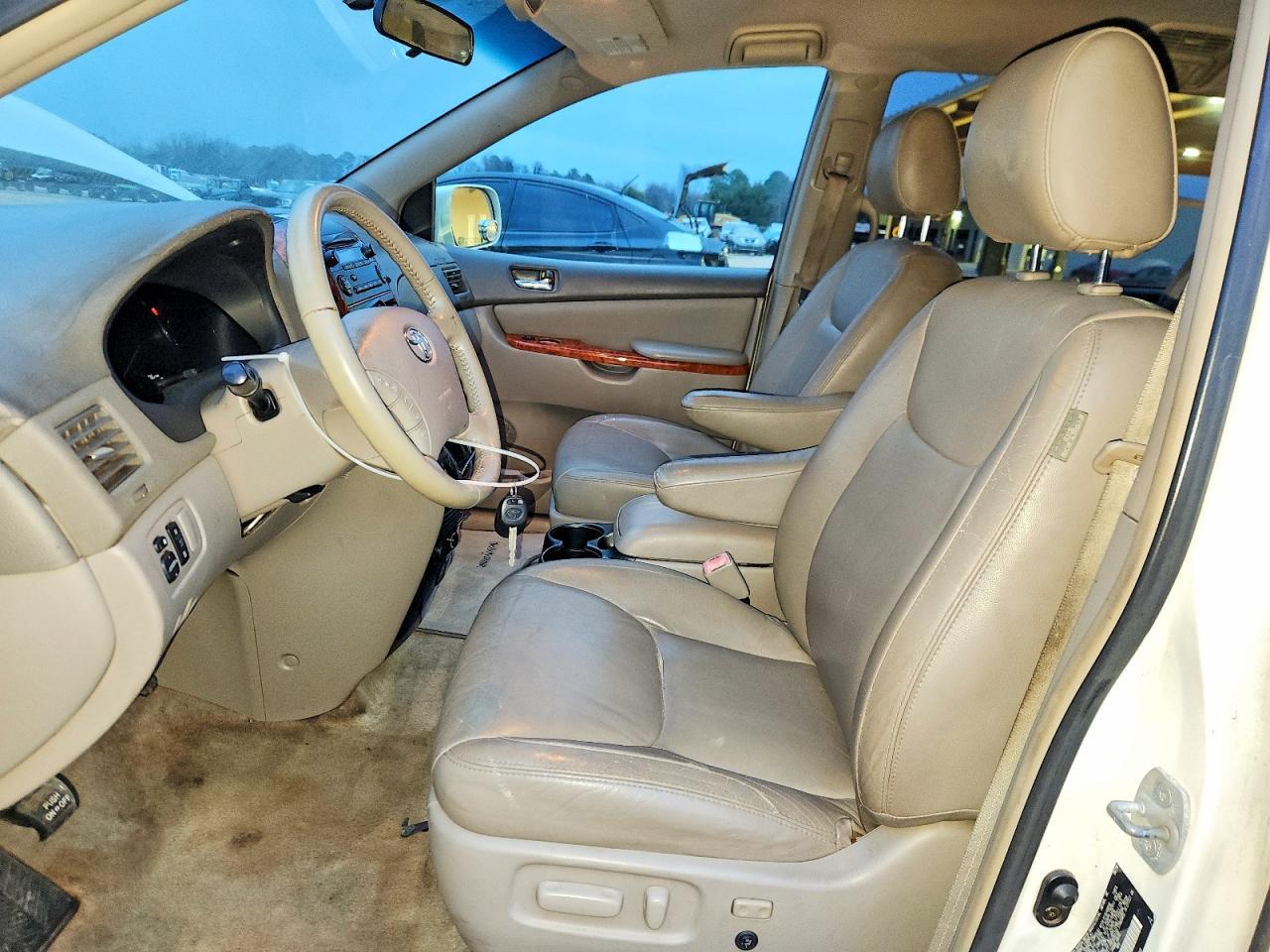 2006 TOYOTA SIENNA