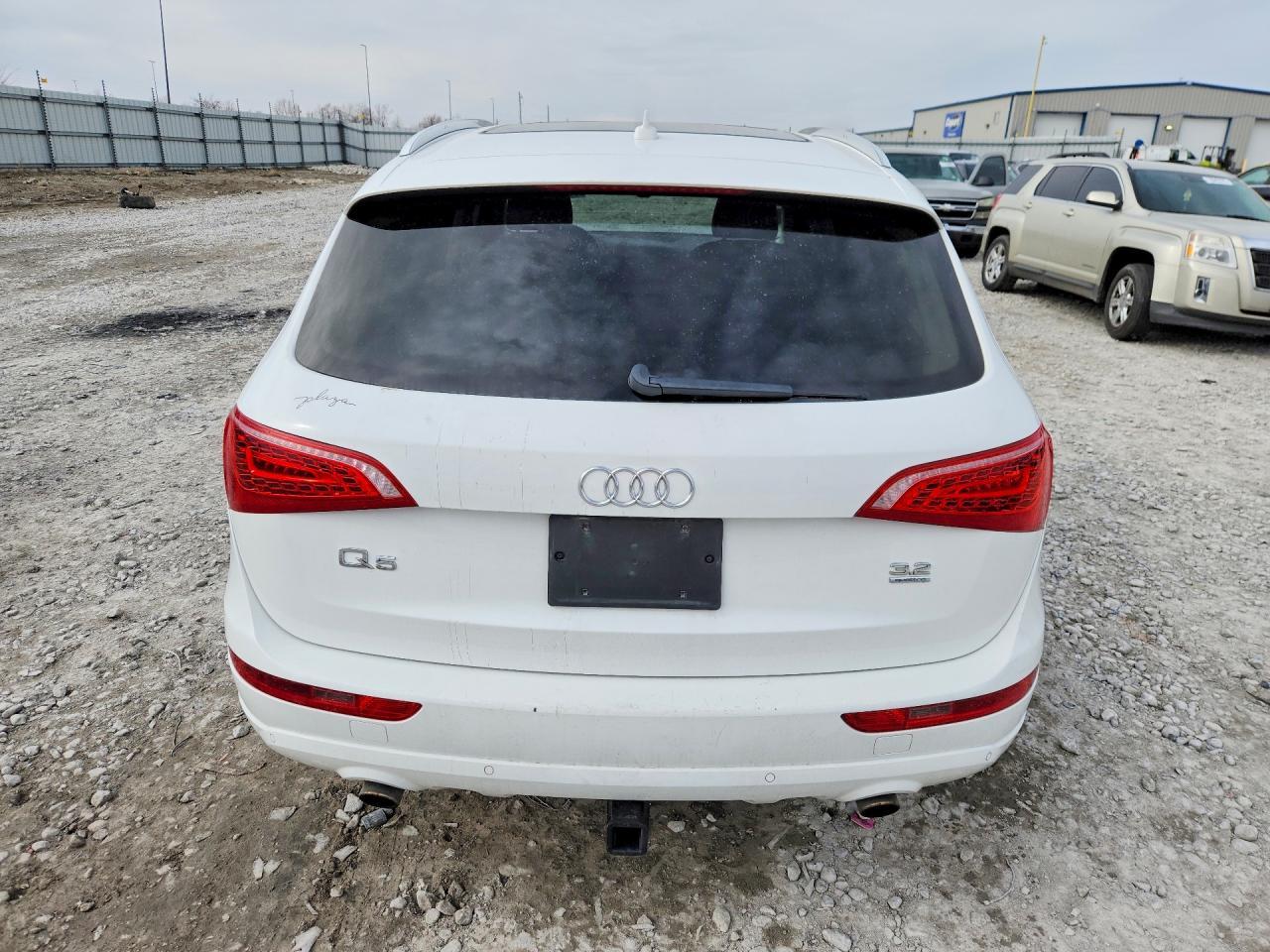 2010 AUDI Q5
