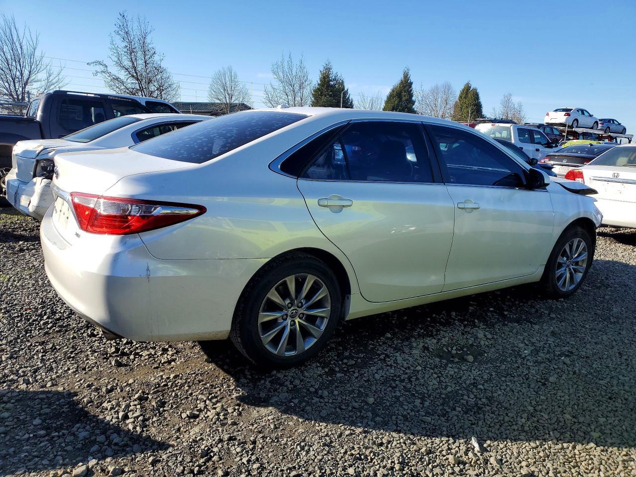 2015 TOYOTA CAMRY