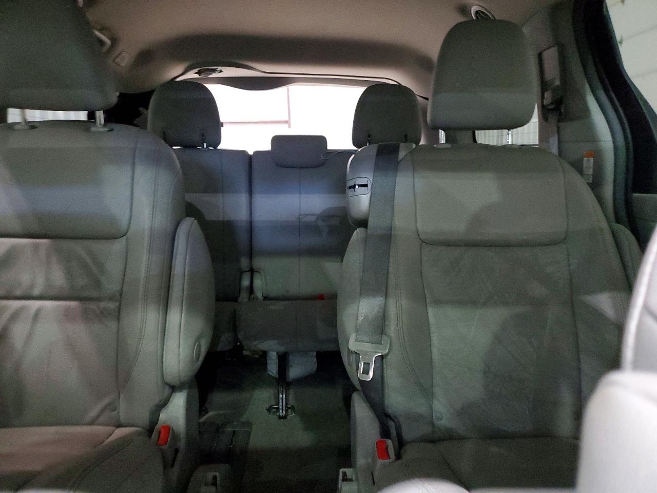 2018 TOYOTA SIENNA