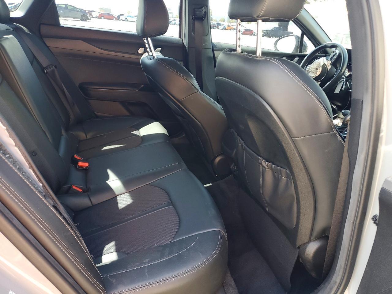 2022 KIA K5