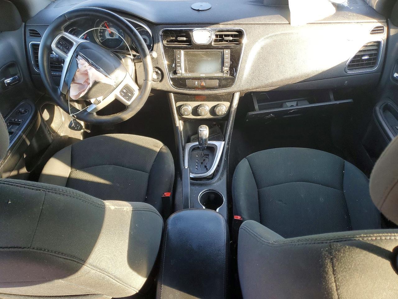 2011 CHRYSLER 200