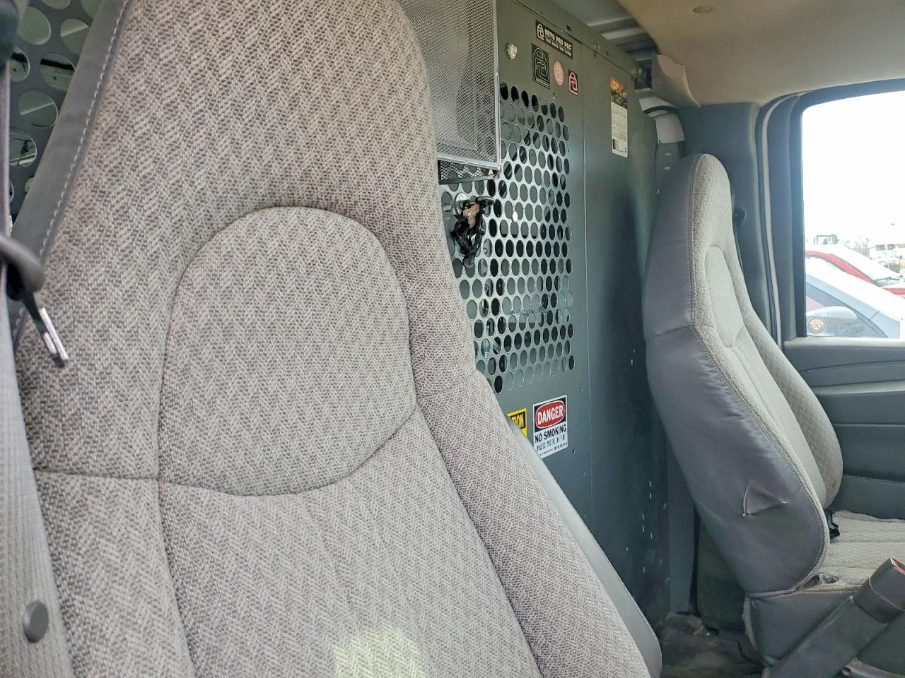 2009 CHEVROLET EXPRESS 2500