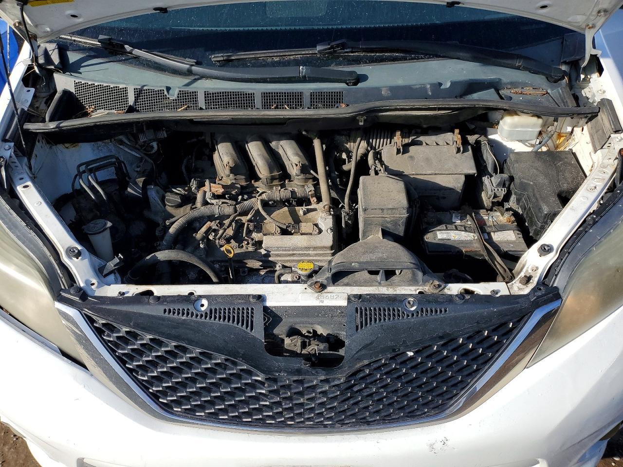 2011 TOYOTA SIENNA