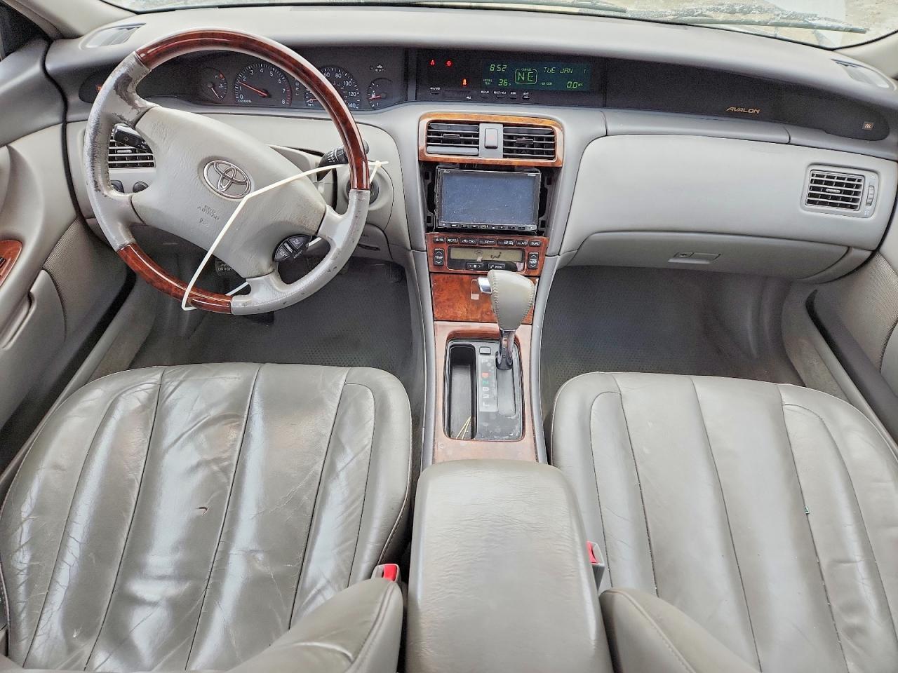 2004 TOYOTA Avalon