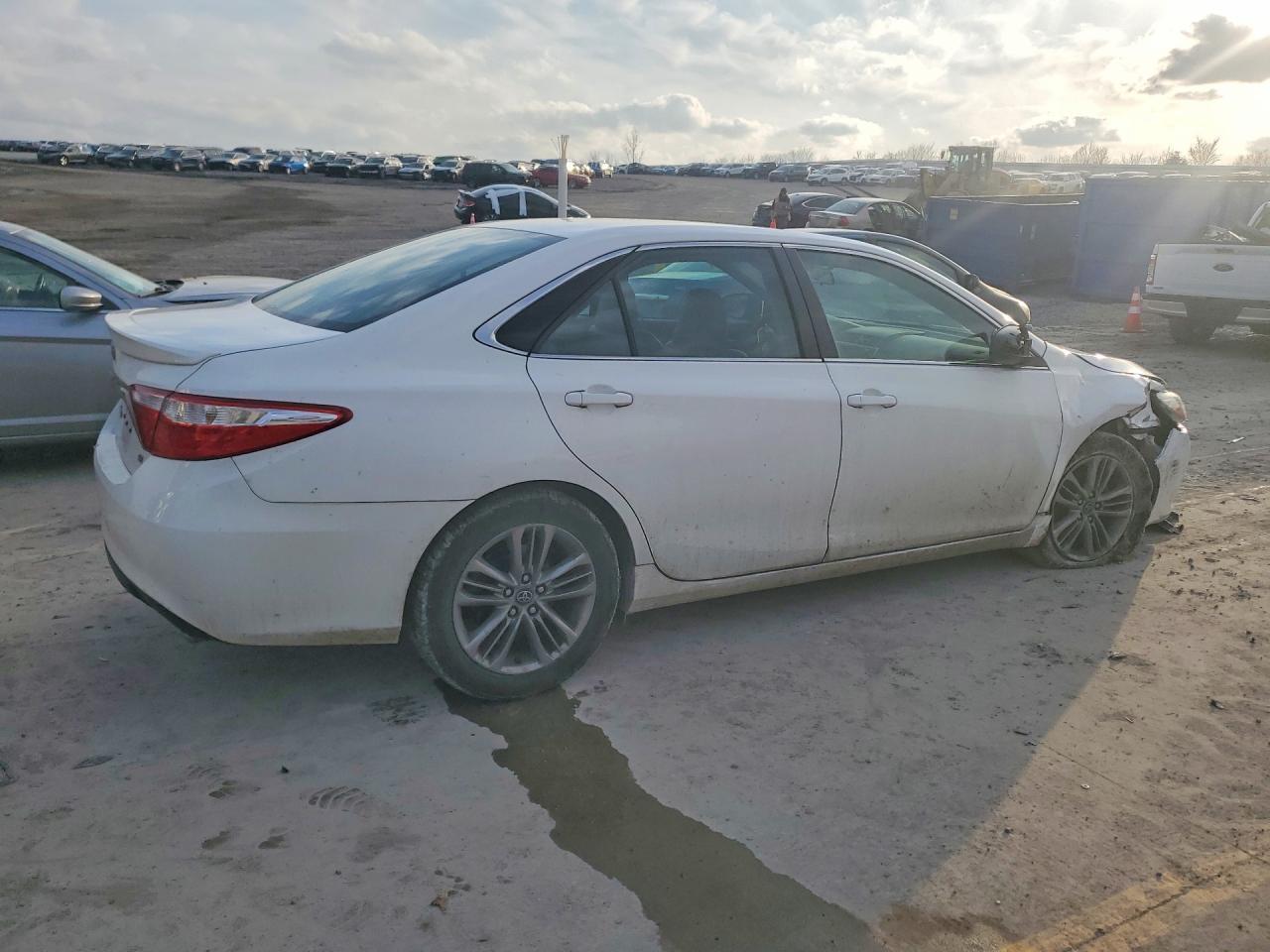 2016 TOYOTA CAMRY