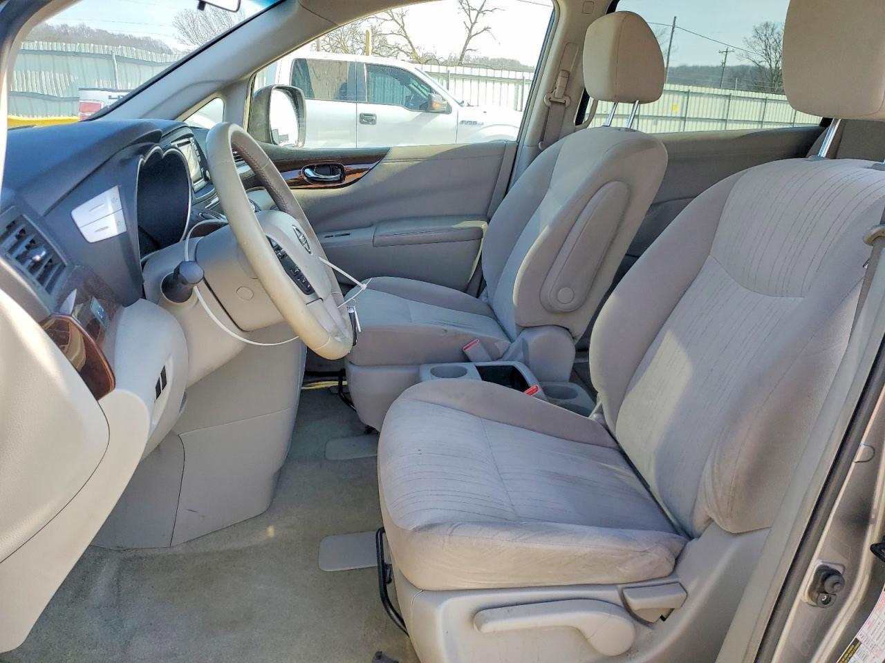 2017 NISSAN Quest