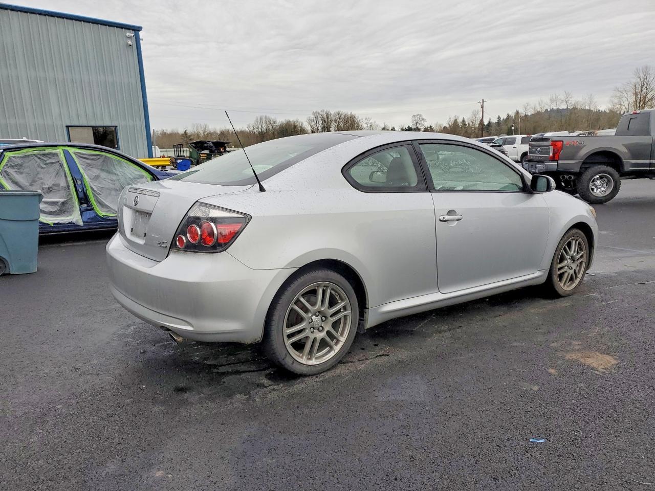 2010 TOYOTA SCION