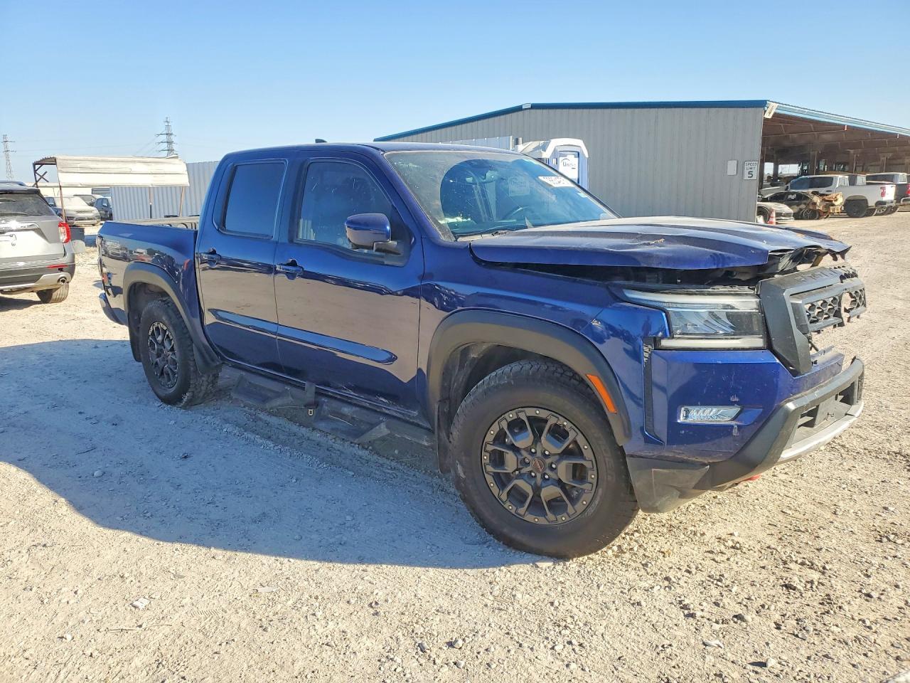 2022 NISSAN Frontier
