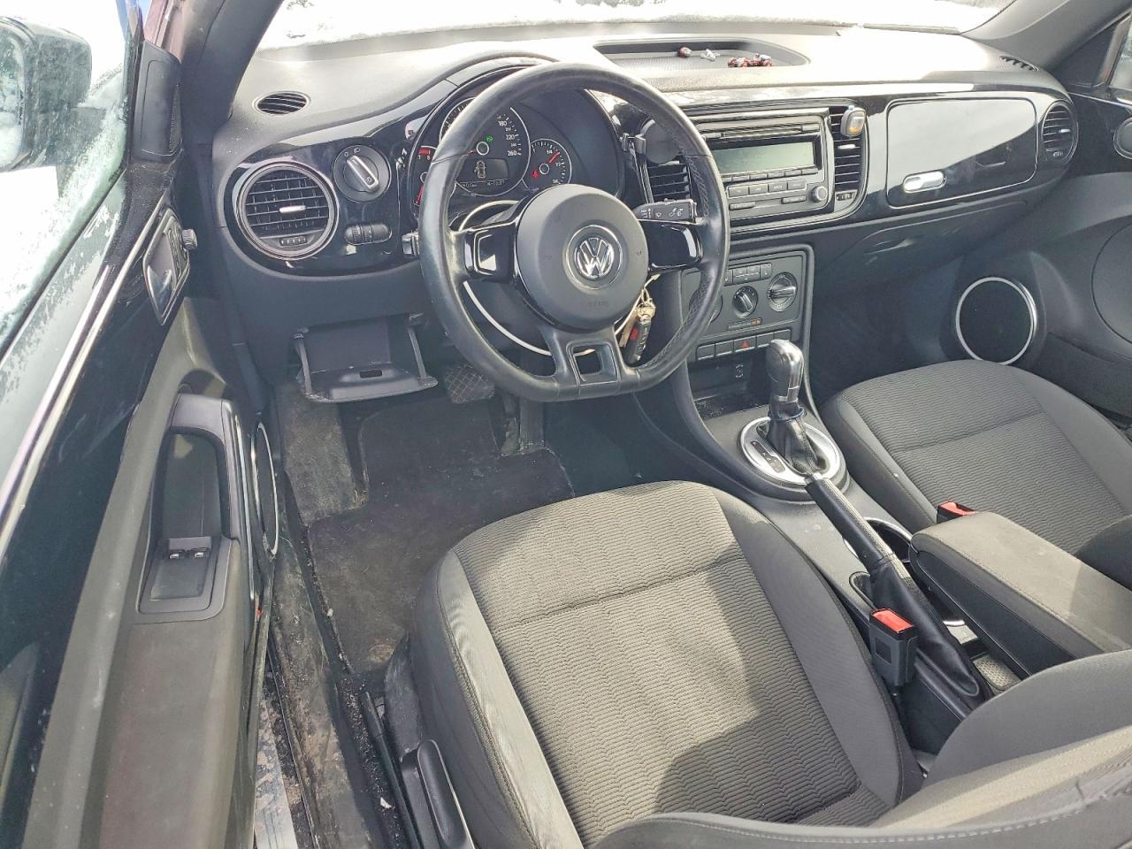 2012 VOLKSWAGEN Beetle