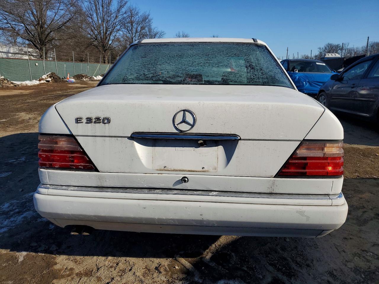 1995 MERCEDES-BENZ E-Class