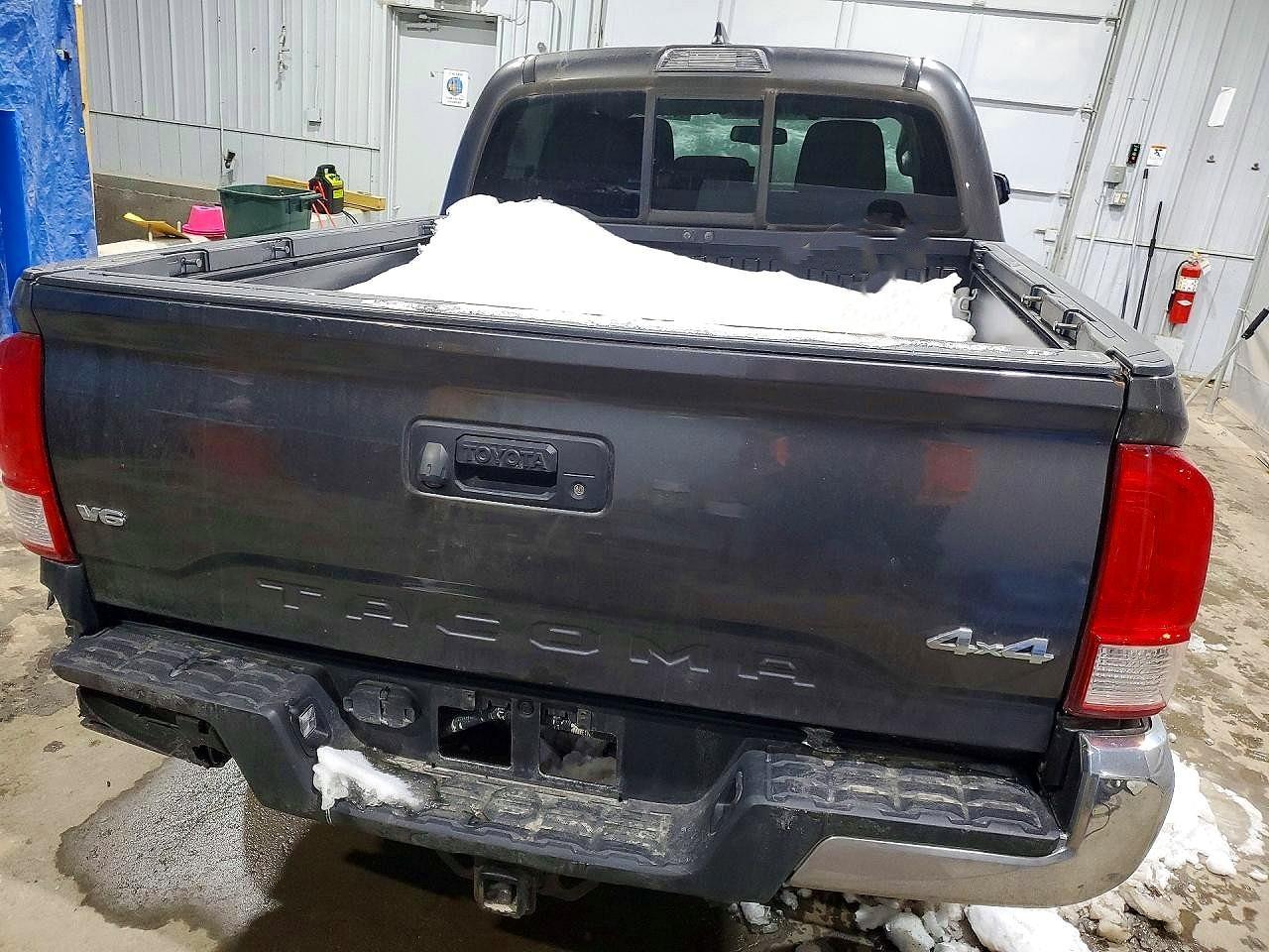 2017 TOYOTA TACOMA