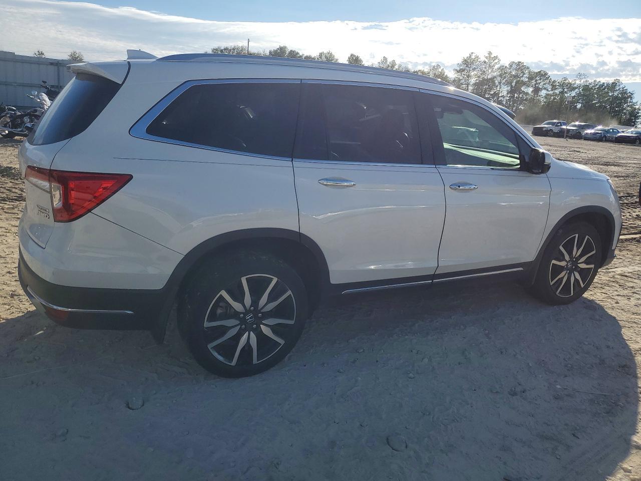 2020 HONDA PILOT