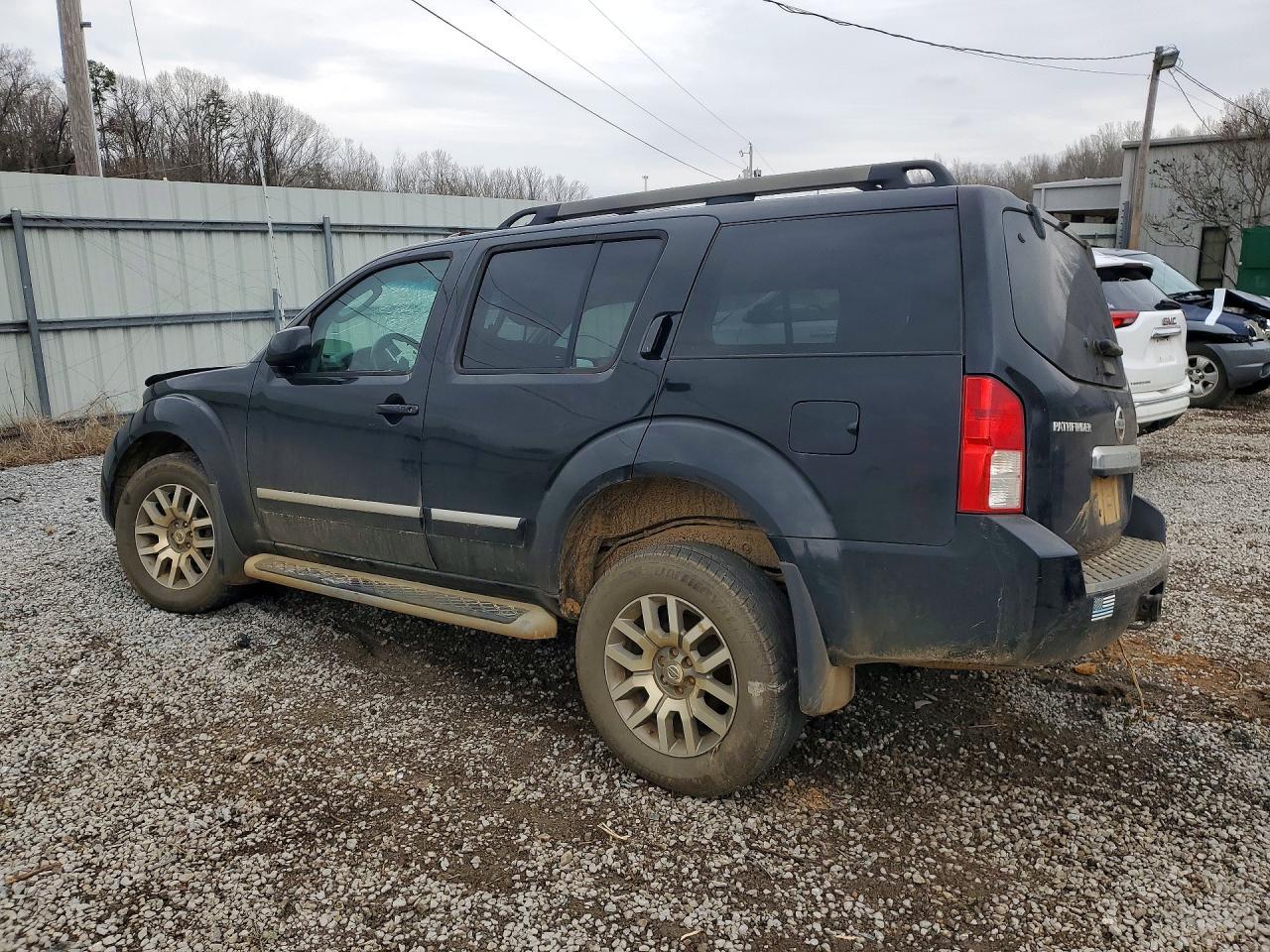 2011 NISSAN PATHFINDER