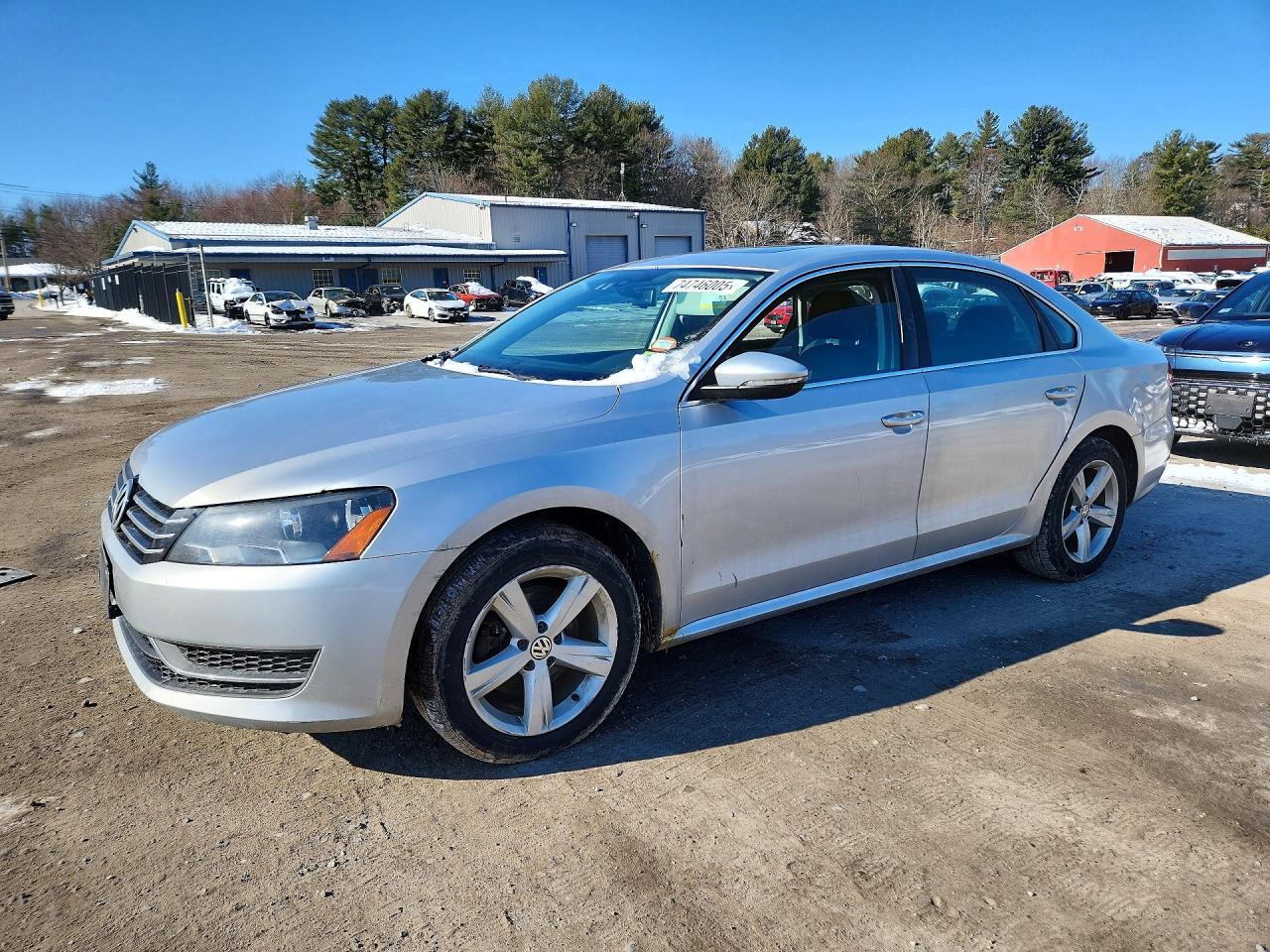 2012 VOLKSWAGEN Passat