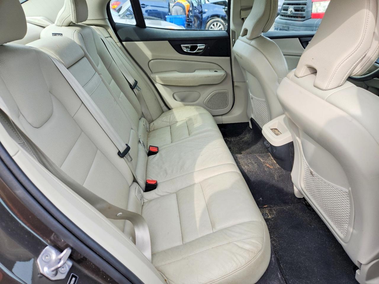 2021 VOLVO S60