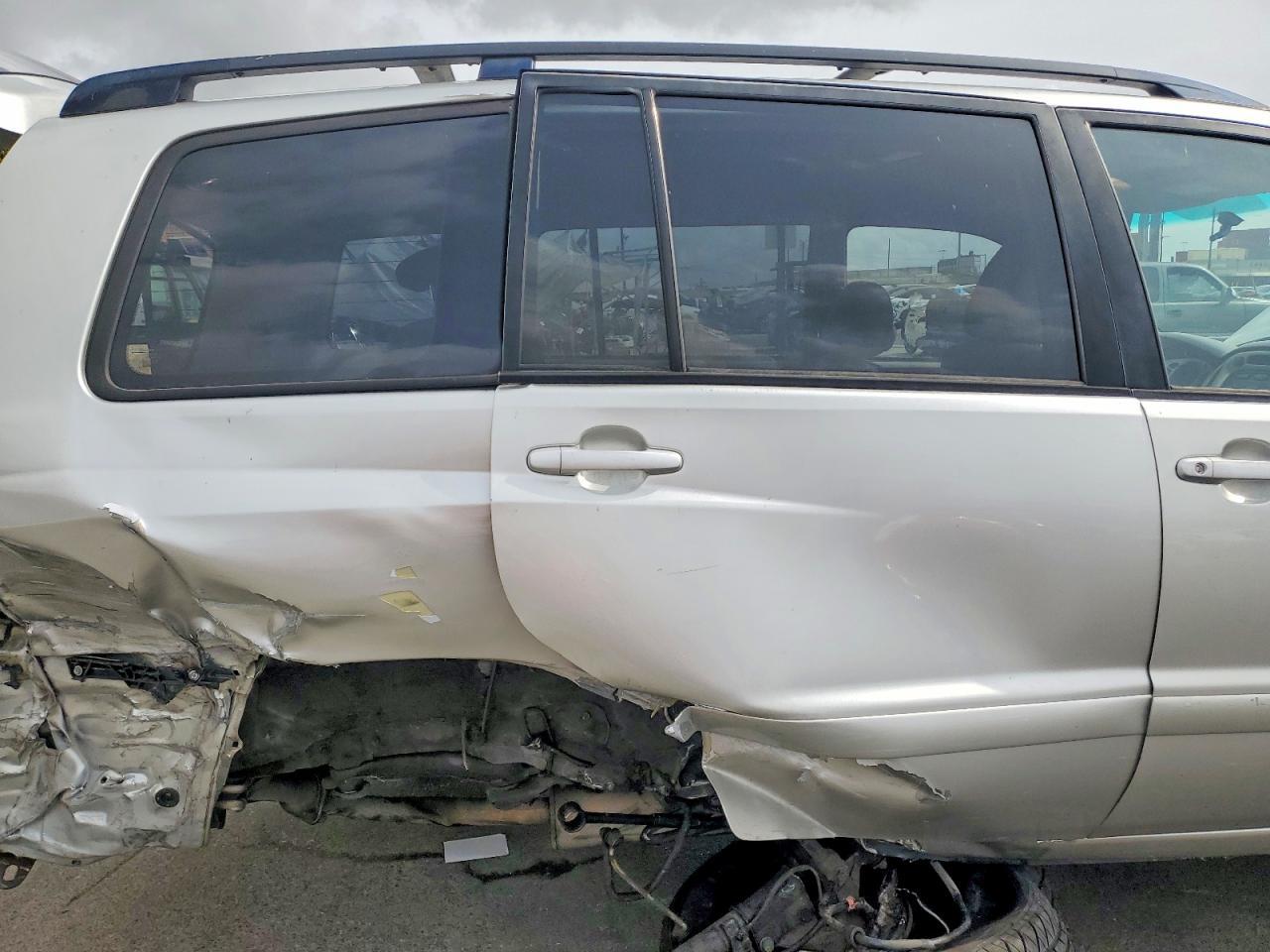 2005 TOYOTA HIGHLANDER