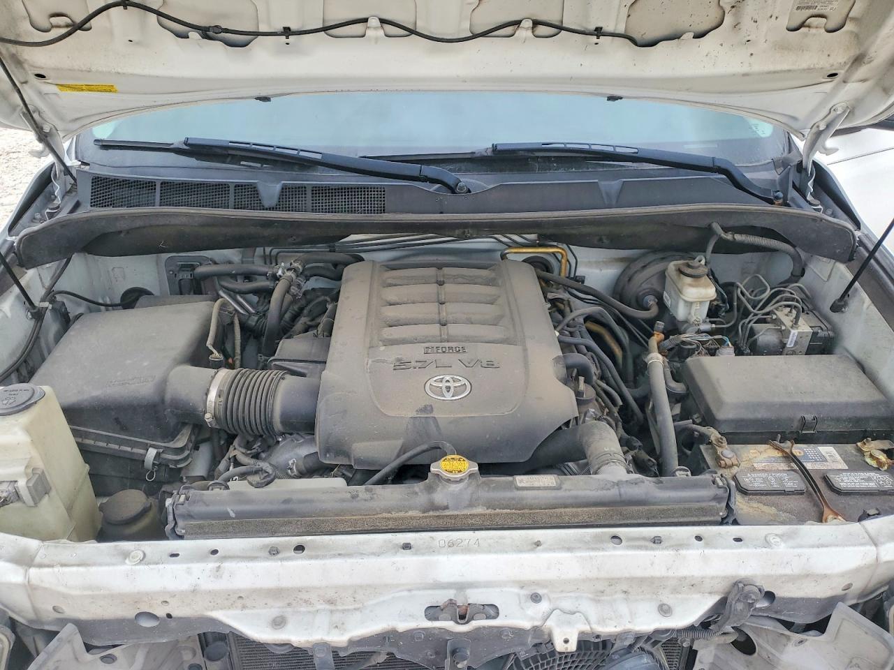 2013 TOYOTA Sequoia
