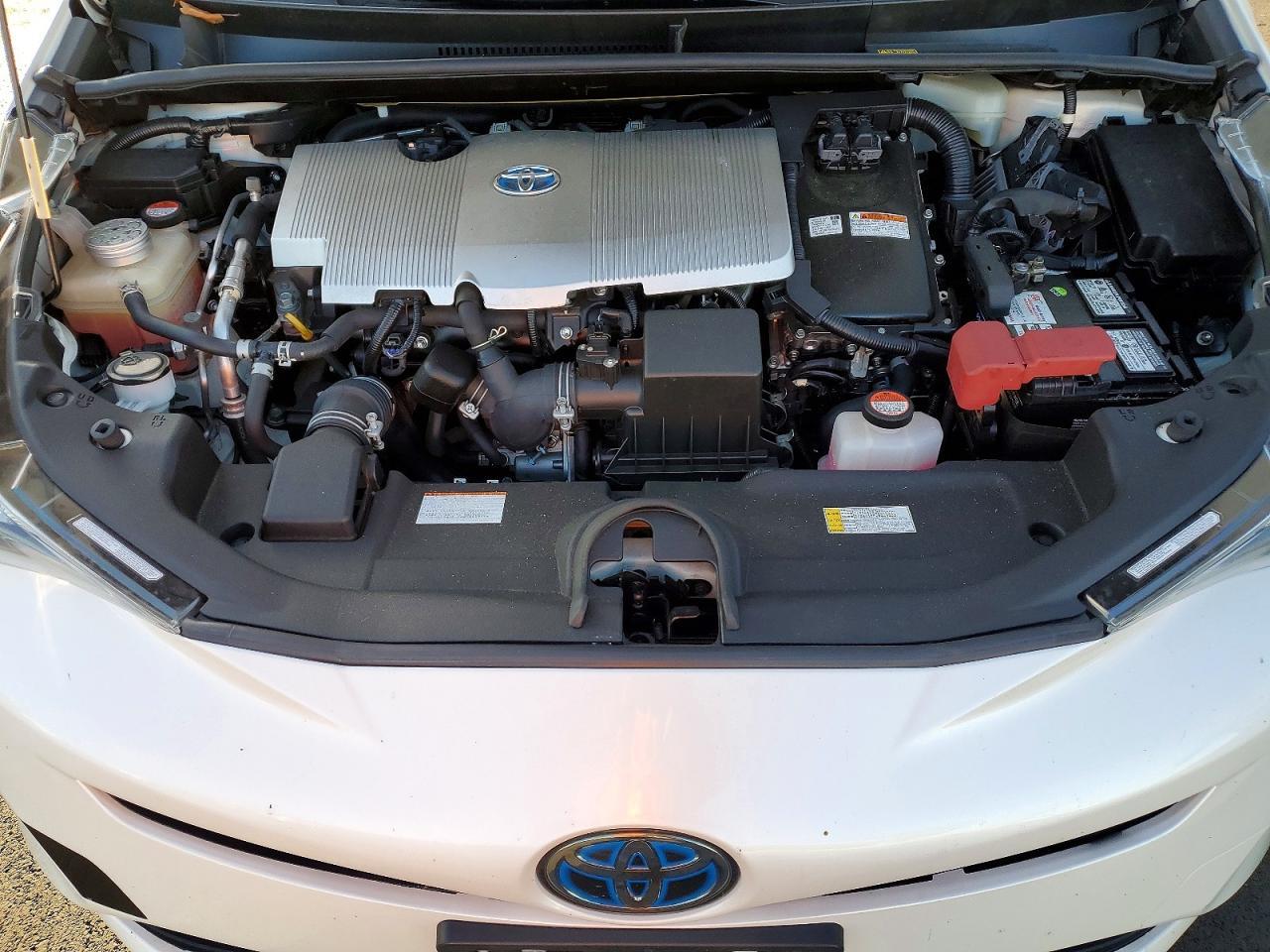 2016 TOYOTA PRIUS