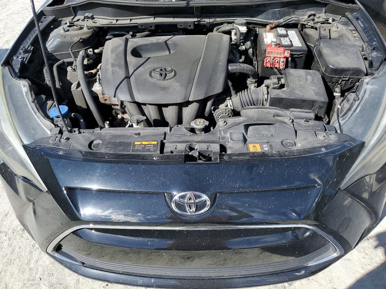 2017 TOYOTA YARIS