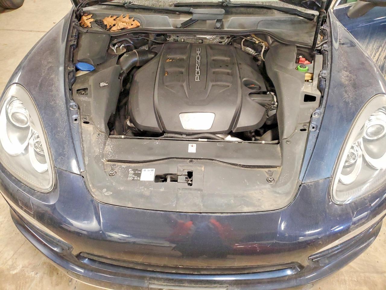 2013 PORSCHE CAYENNE