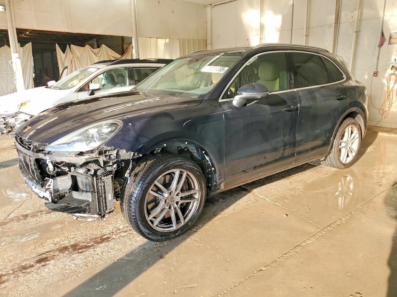 2021 PORSCHE CAYENNE