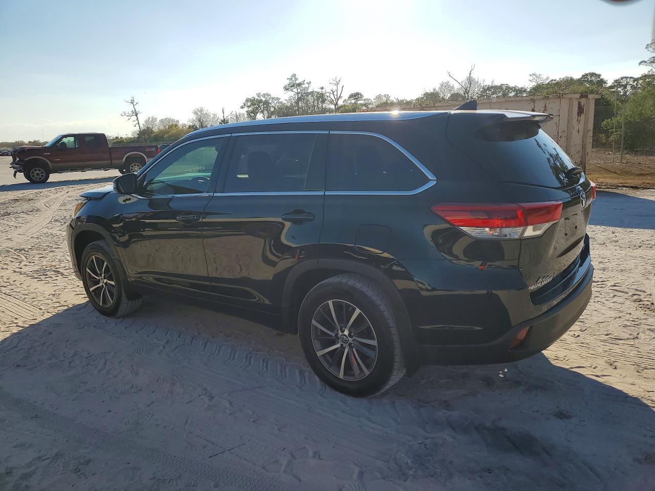 2017 TOYOTA HIGHLANDER