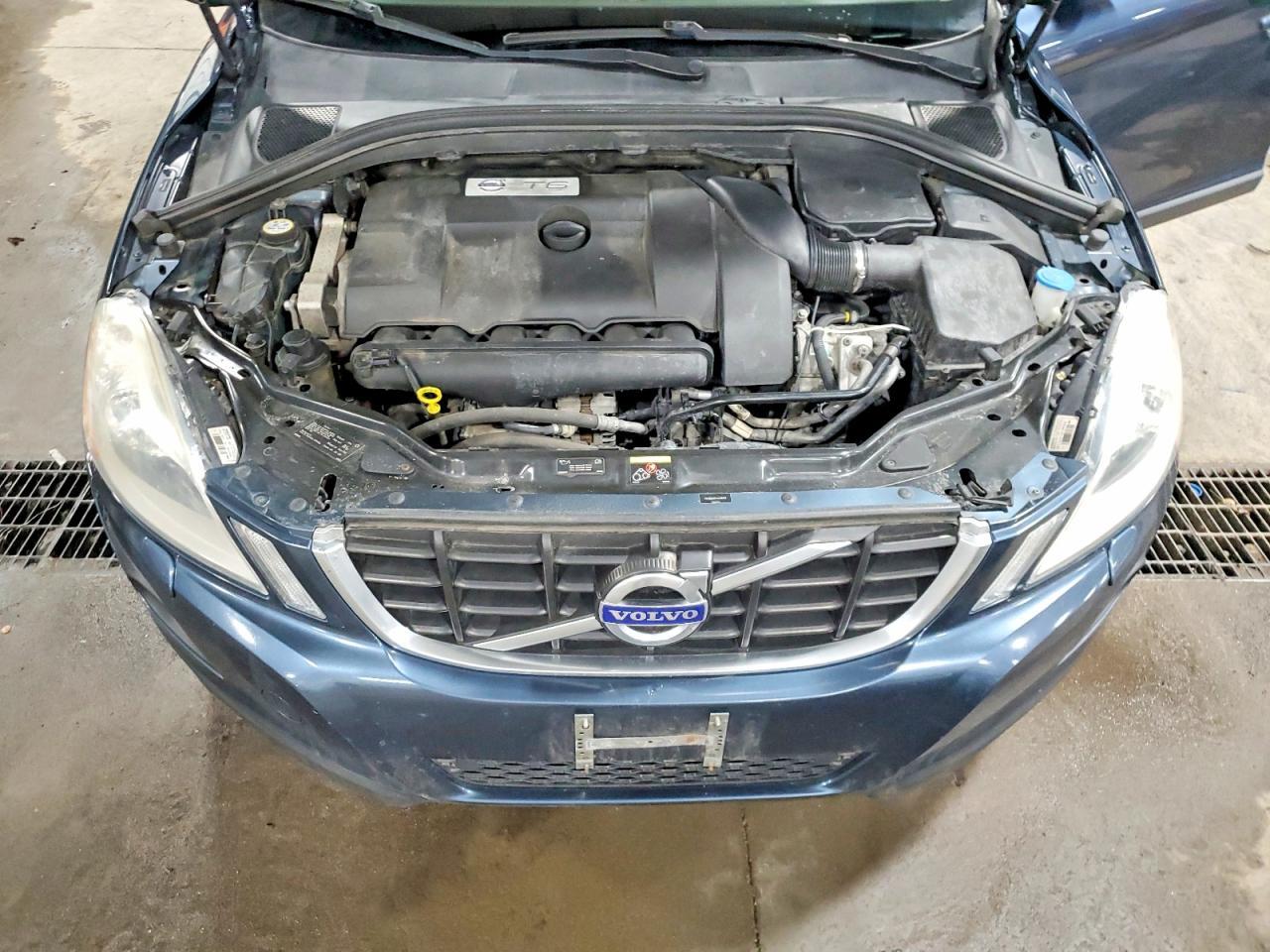 2010 VOLVO XC60