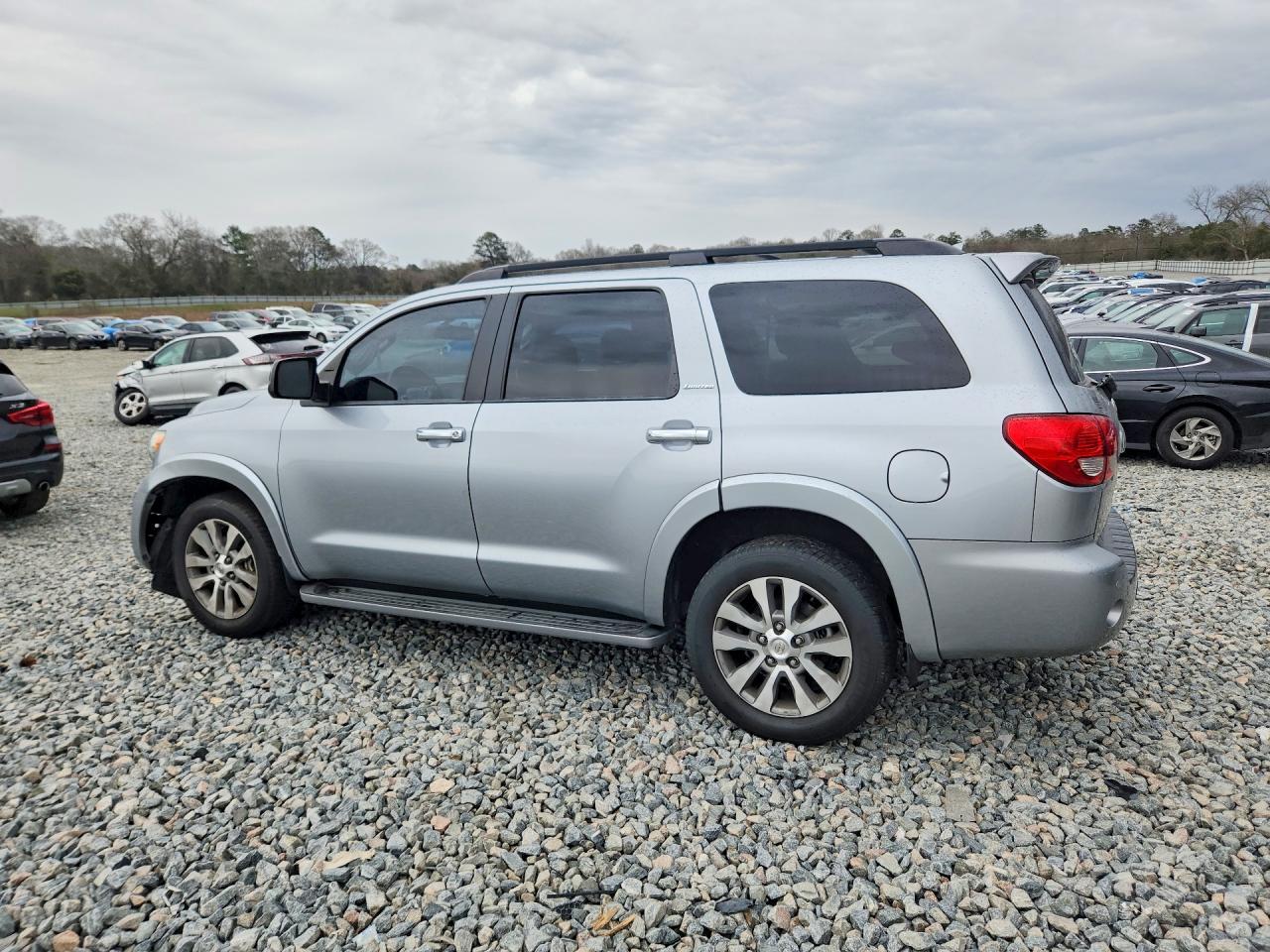2016 TOYOTA Sequoia
