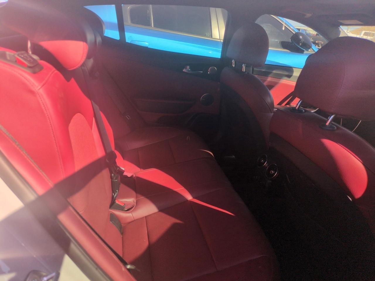 2022 KIA Stinger