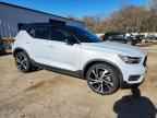 2022 VOLVO XC40