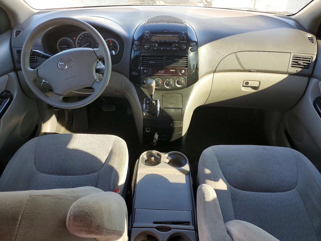 2005 TOYOTA SIENNA