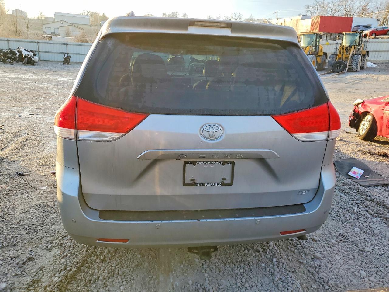 2014 TOYOTA SIENNA
