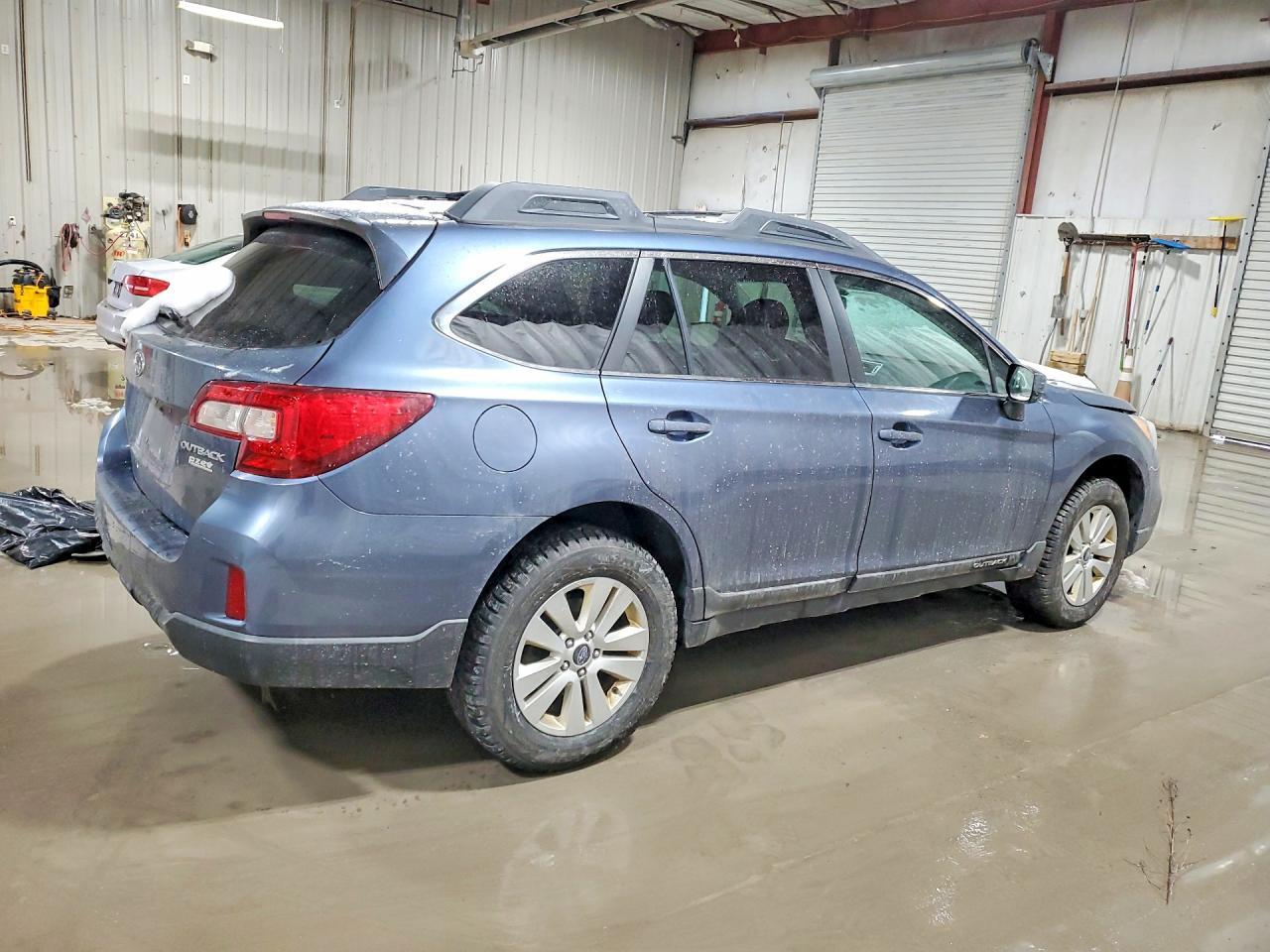 2015 SUBARU Outback