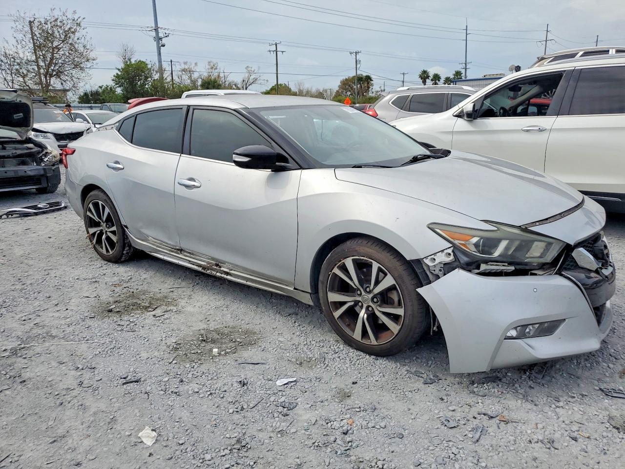 2017 NISSAN Maxima