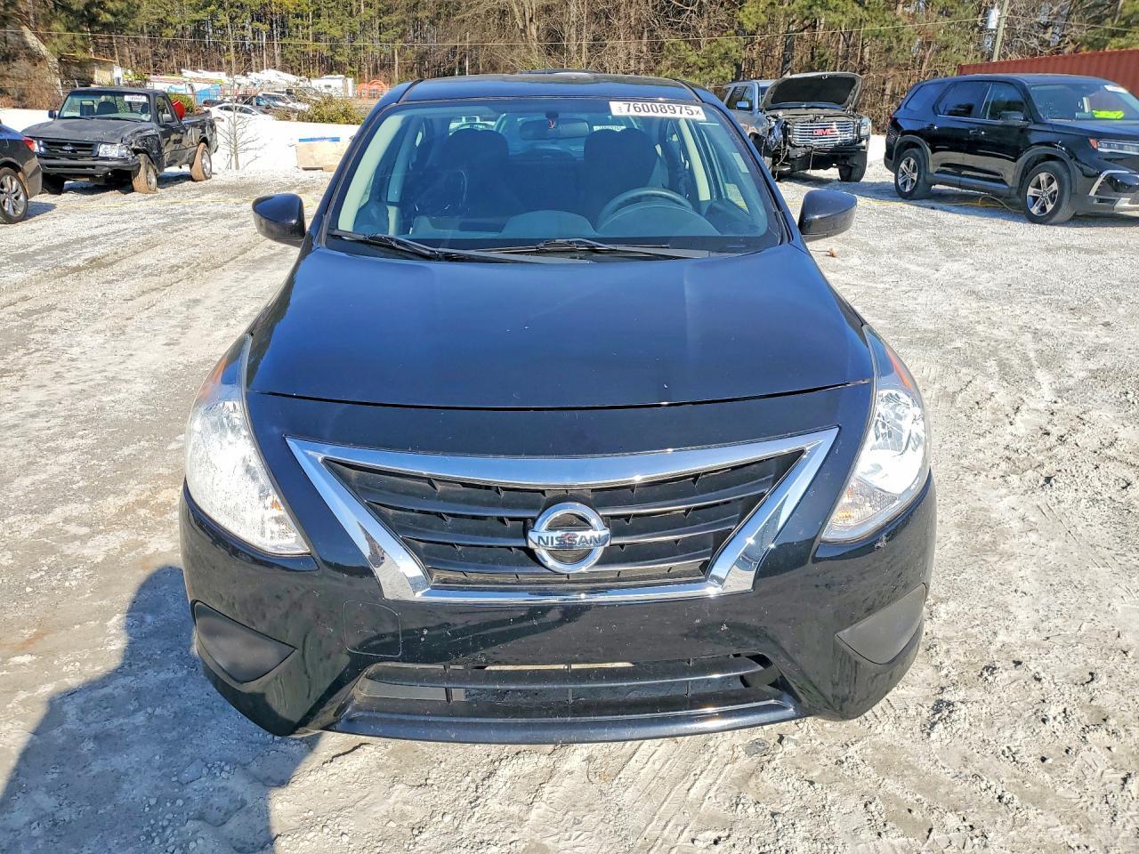 2017 NISSAN VERSA
