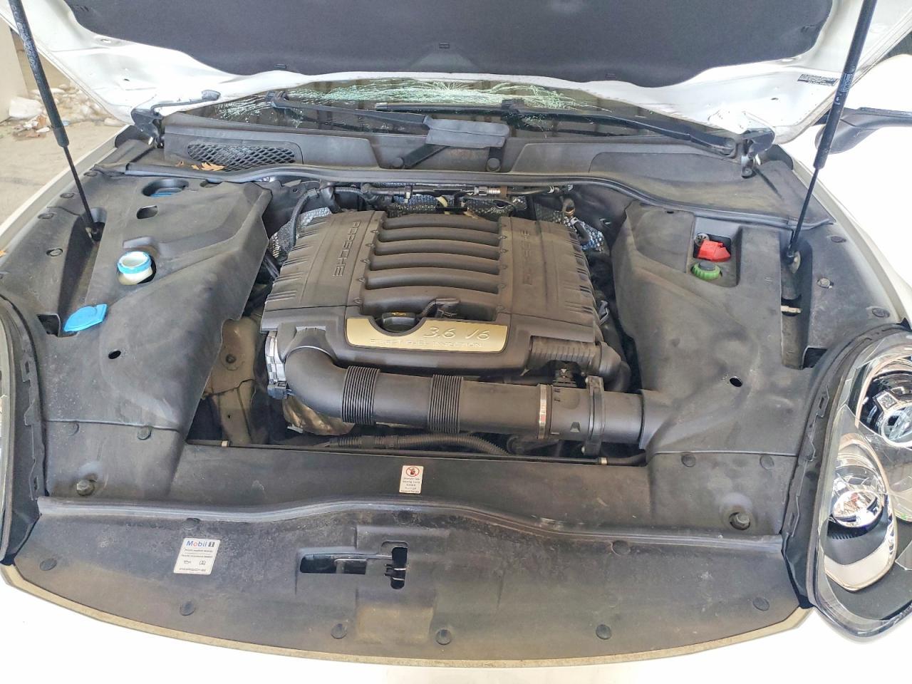 2018 PORSCHE CAYENNE