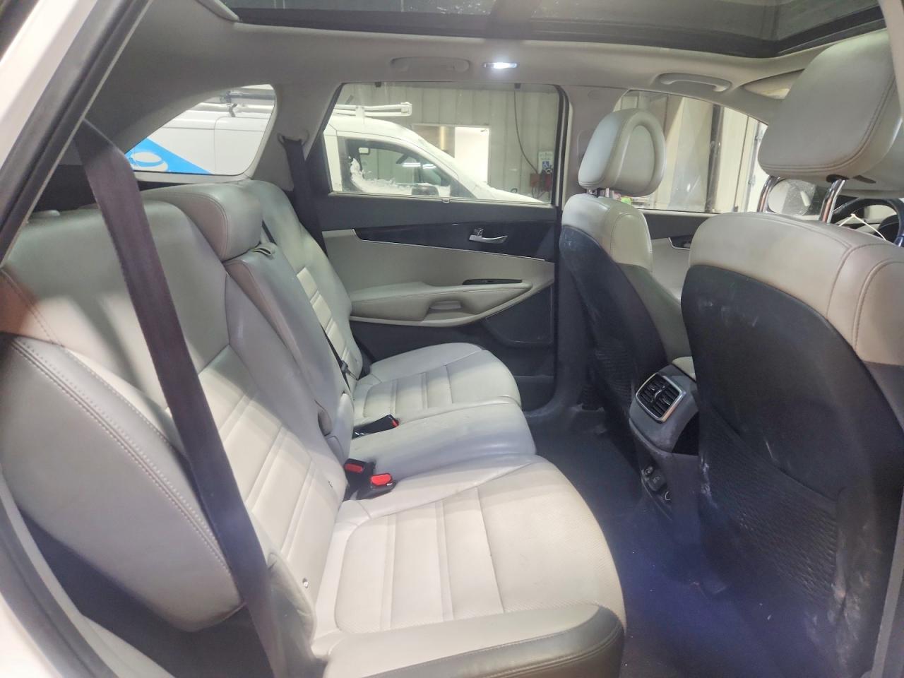 2016 KIA SORENTO