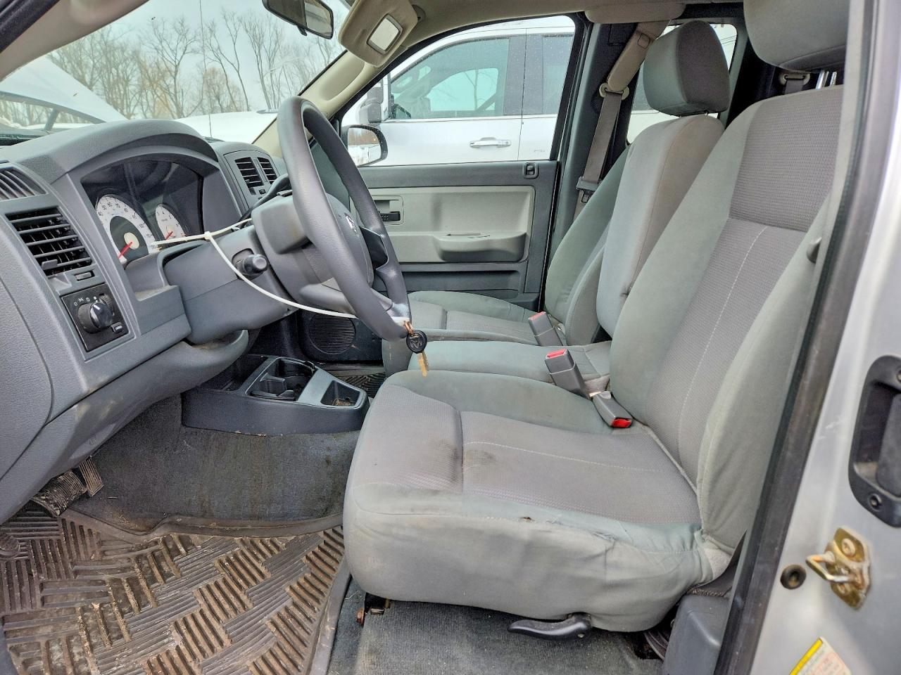 2005 DODGE Dakota