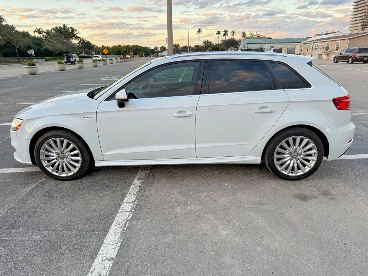 2018 AUDI A3 e-tron