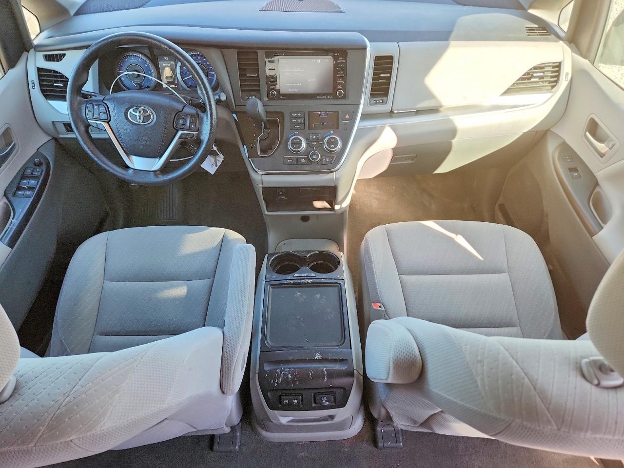 2018 TOYOTA SIENNA
