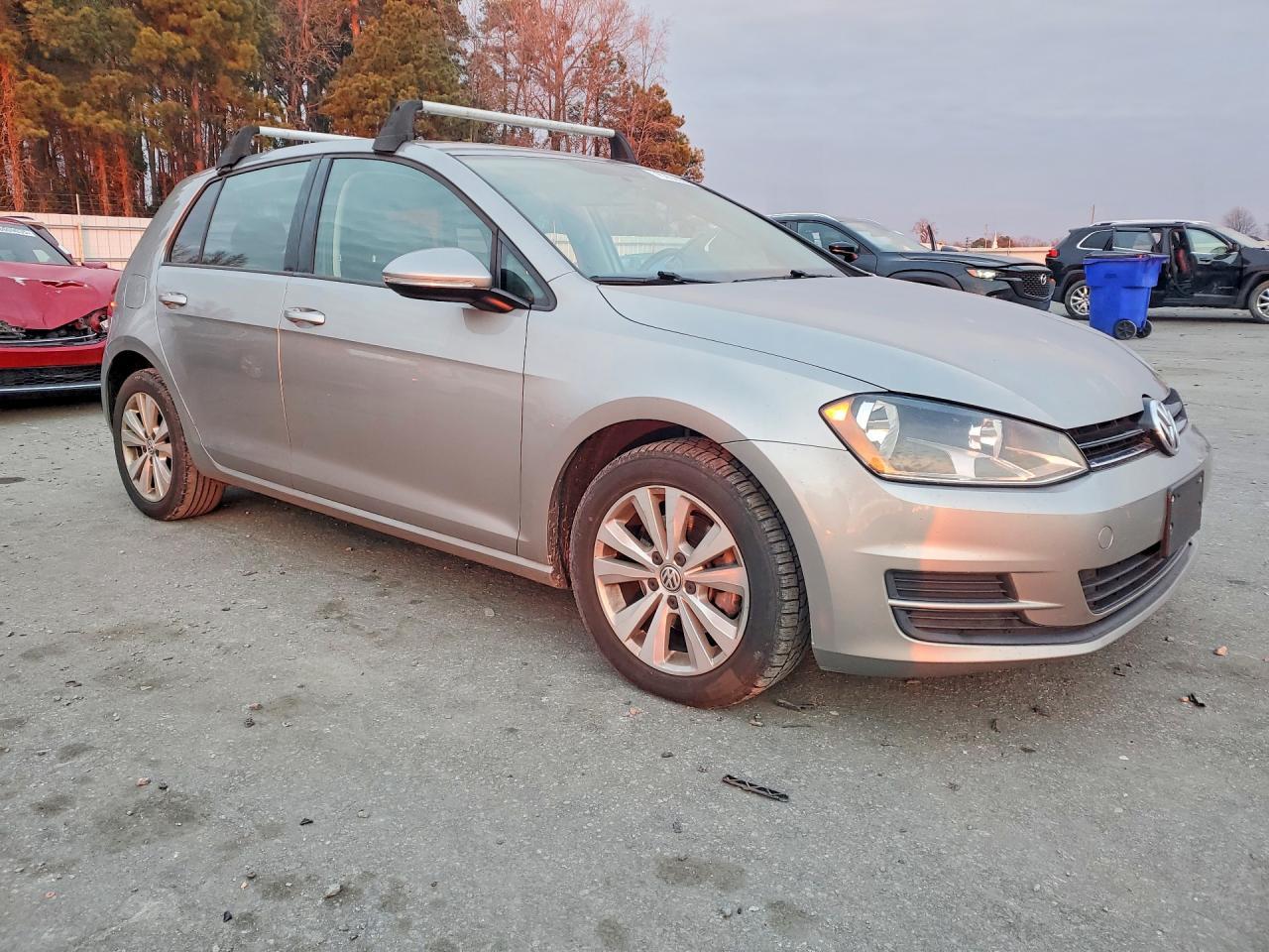 2015 VOLKSWAGEN GOLF