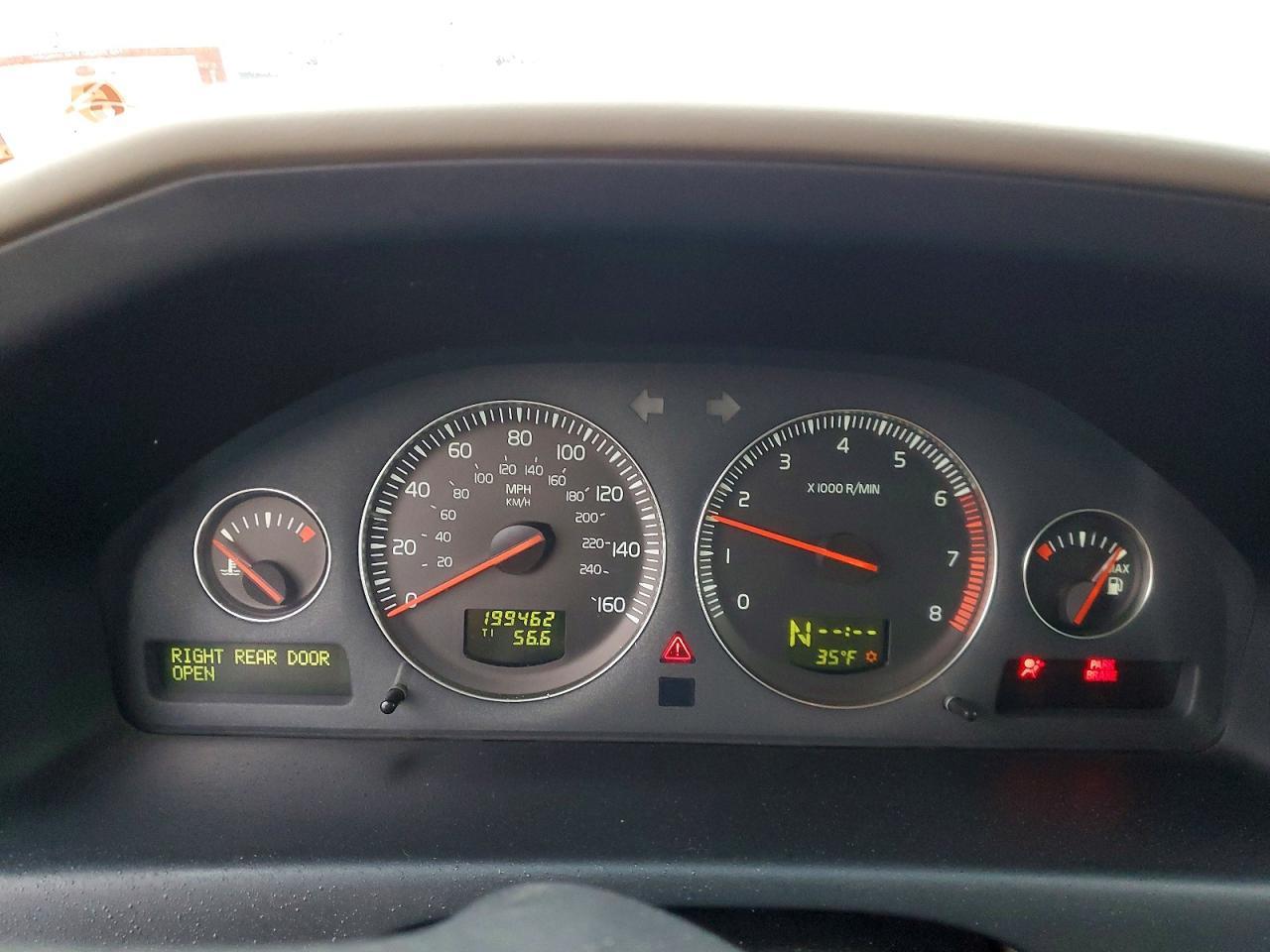 2005 VOLVO XC70