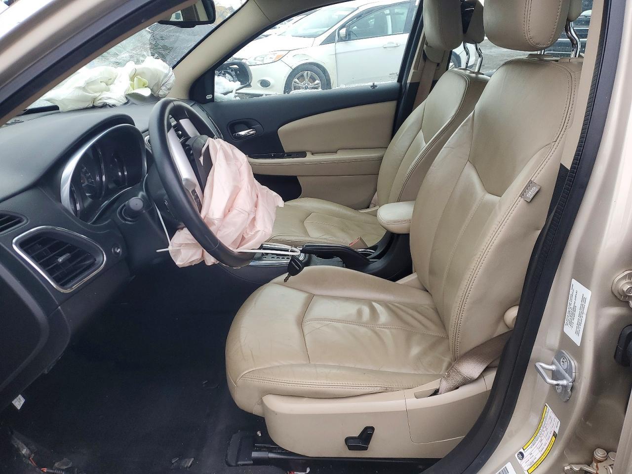 2013 CHRYSLER 200